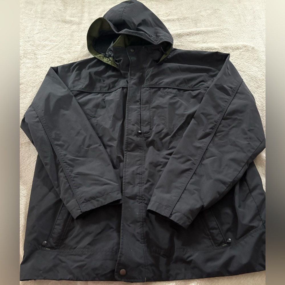*L.L. Bean Black Men's Mountain Classic Full-Zip Jacket (XLT)*